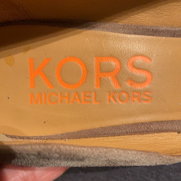 MICHAEL KORS PERO Taupe Suede Heels size 8 - Picture 9 of 9